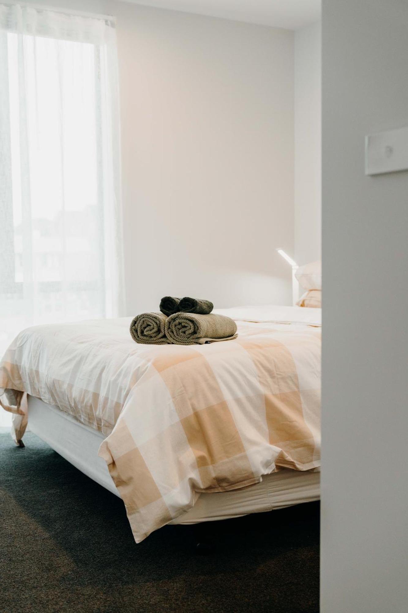New Townhouse, Heart Of City Centre, 2 Bed 2 Bath, Car Park Christchurch Eksteriør billede